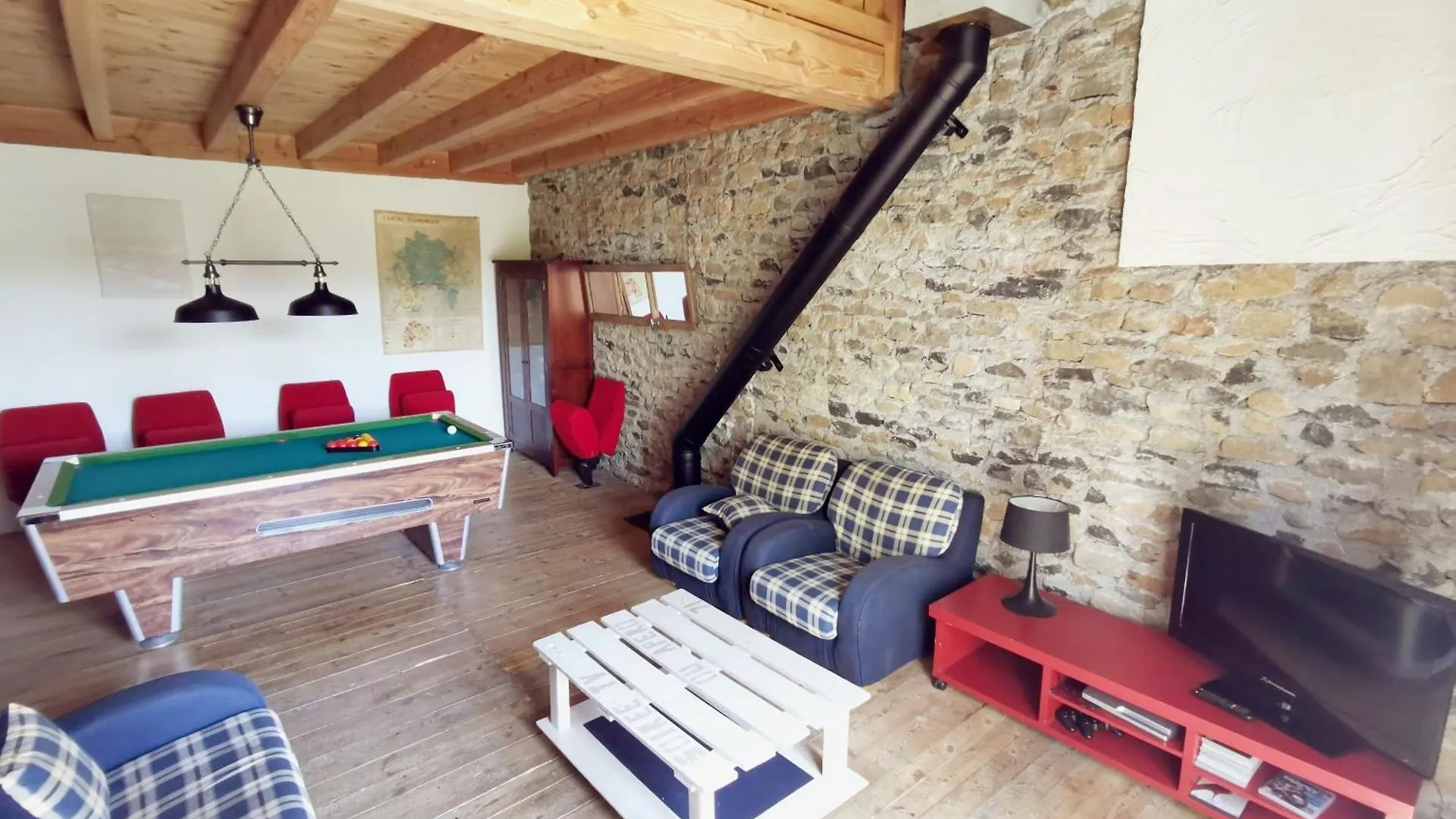 La Maison Des Biscuits Loubaresse  Holiday home Loubaresse (Cantal)