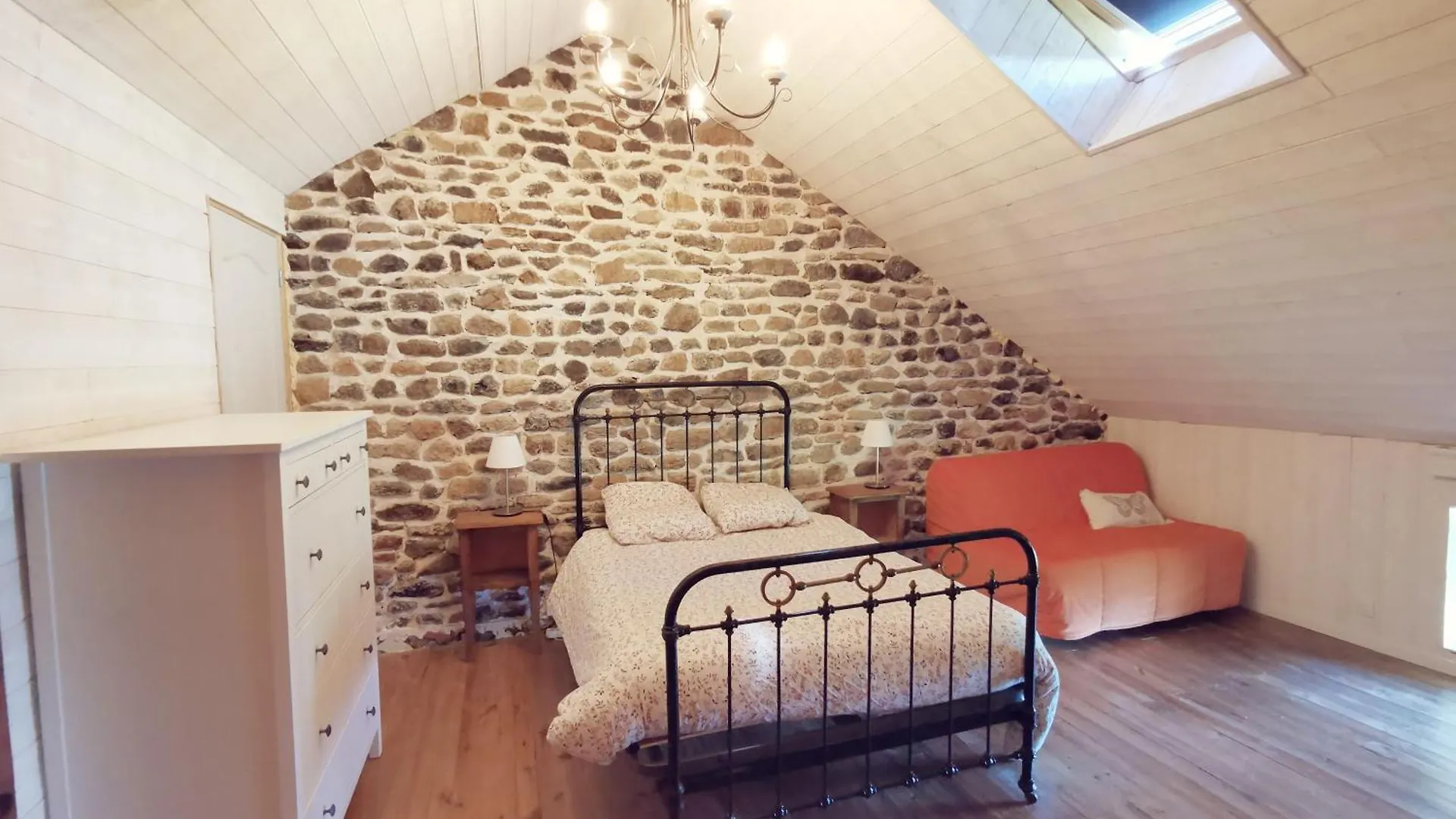 La Maison Des Biscuits Loubaresse  Holiday home